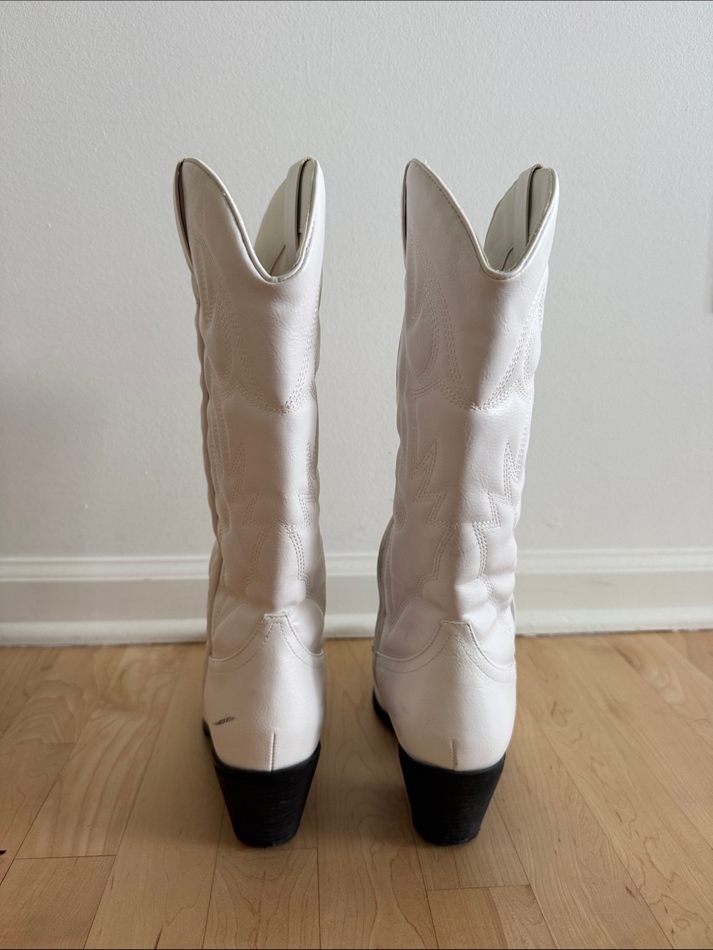 Princess Polly White Mid Heel Cowboy Boots - Picture 4 of 5